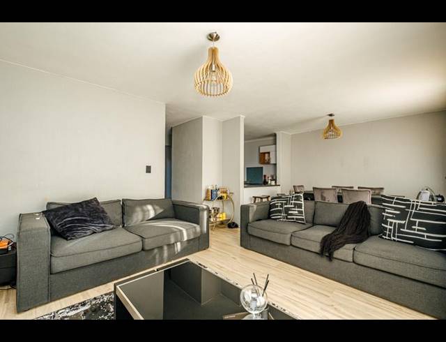 2 BEDROOM TOWNHOUSE FOR SALE IN LINDHAVEN